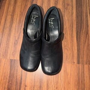 b.o.c Black Leather Slip-On Shoes |
Women's Size 11